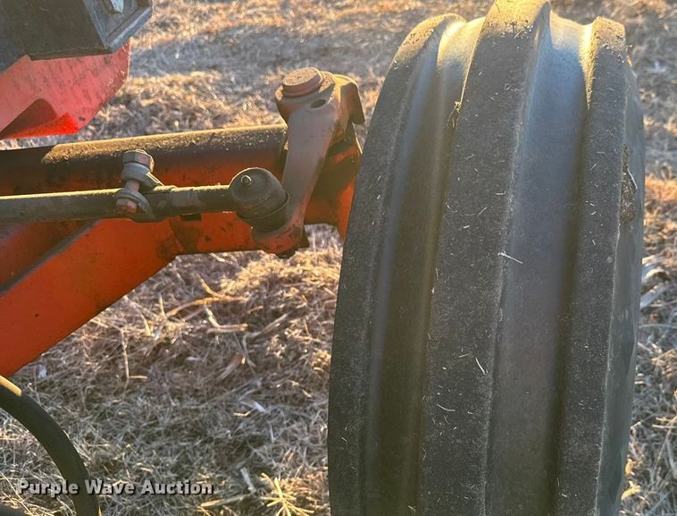 image for item ET4350 1975 Allis-Chalmers 185 tractor