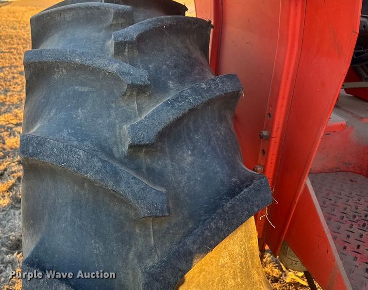 image for item ET4350 1975 Allis-Chalmers 185 tractor