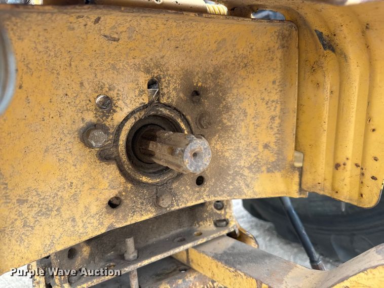 image for item ET4356 1999 New Holland 545D tractor