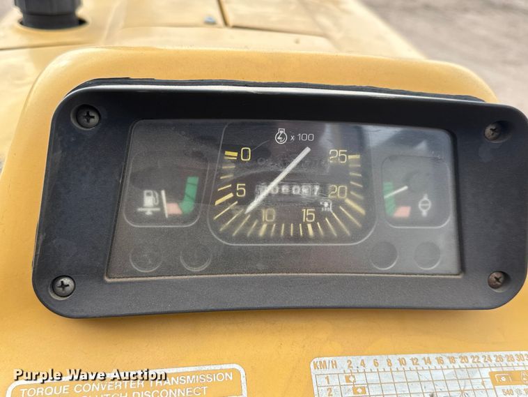 image for item ET4356 1999 New Holland 545D tractor