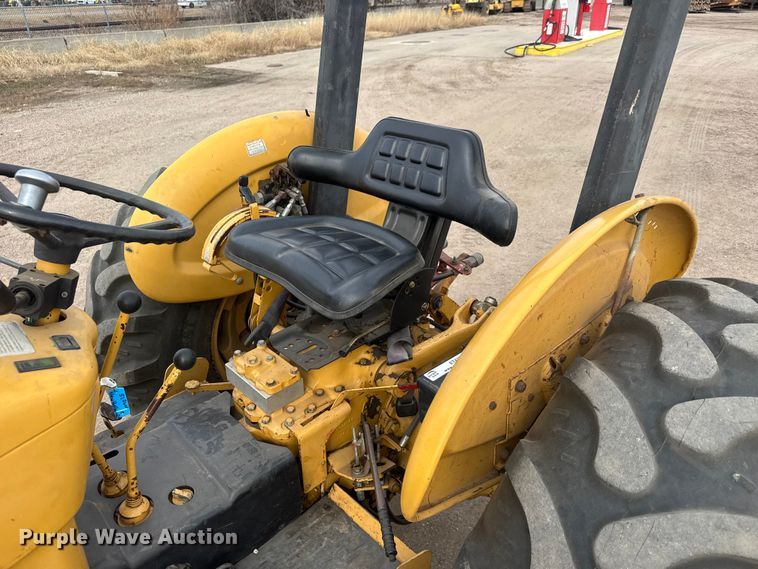 image for item ET4356 1999 New Holland 545D tractor