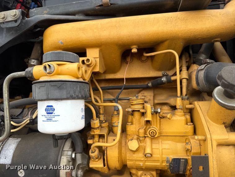 image for item ET4356 1999 New Holland 545D tractor