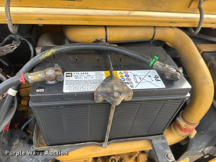 image for item ET4356 1999 New Holland 545D tractor