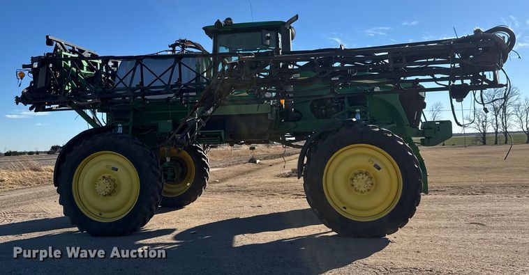 image for item ET4381 2009 John Deere 4730 sprayer