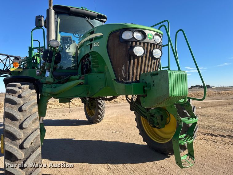 image for item ET4381 2009 John Deere 4730 sprayer