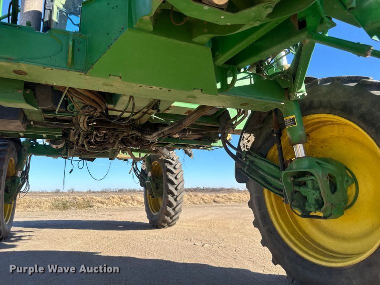 image for item ET4381 2009 John Deere 4730 sprayer