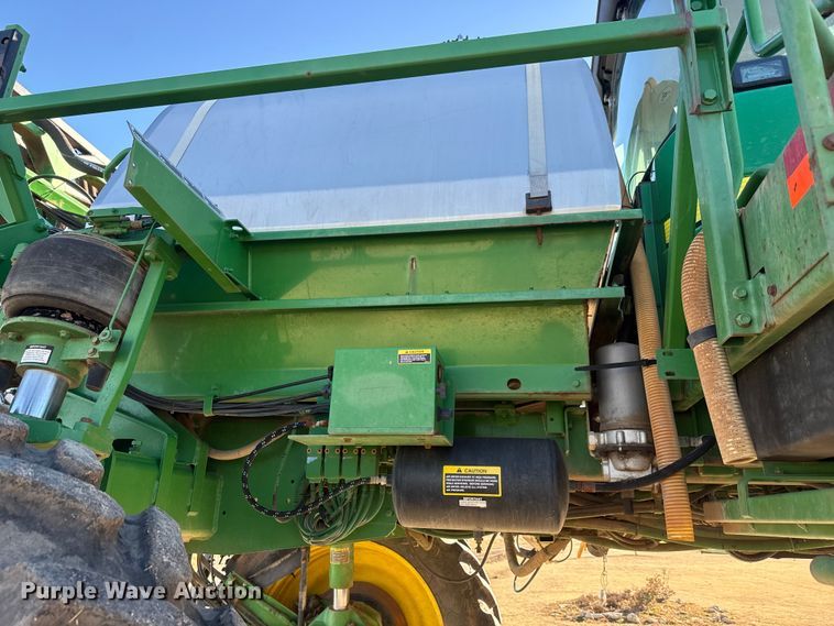 image for item ET4381 2009 John Deere 4730 sprayer