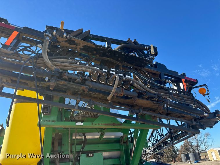 image for item ET4381 2009 John Deere 4730 sprayer