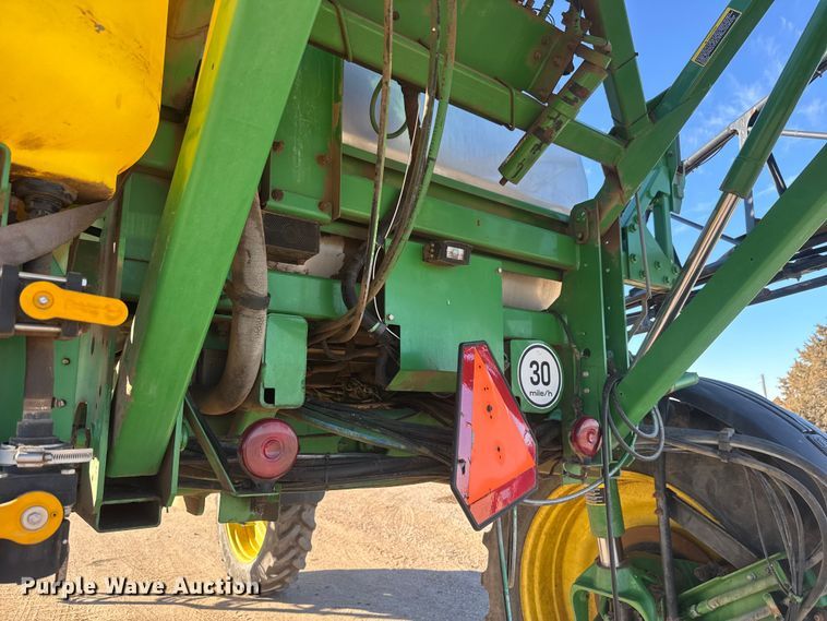 image for item ET4381 2009 John Deere 4730 sprayer