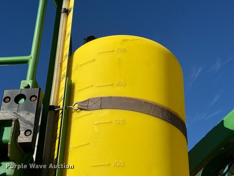 image for item ET4381 2009 John Deere 4730 sprayer
