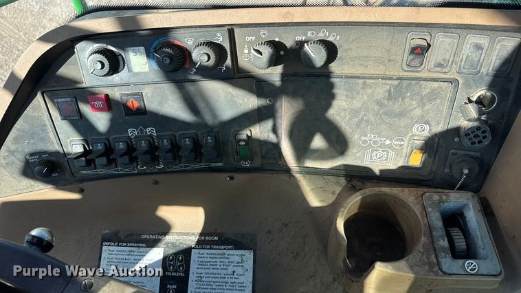 image for item ET4381 2009 John Deere 4730 sprayer