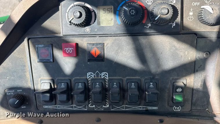 image for item ET4381 2009 John Deere 4730 sprayer