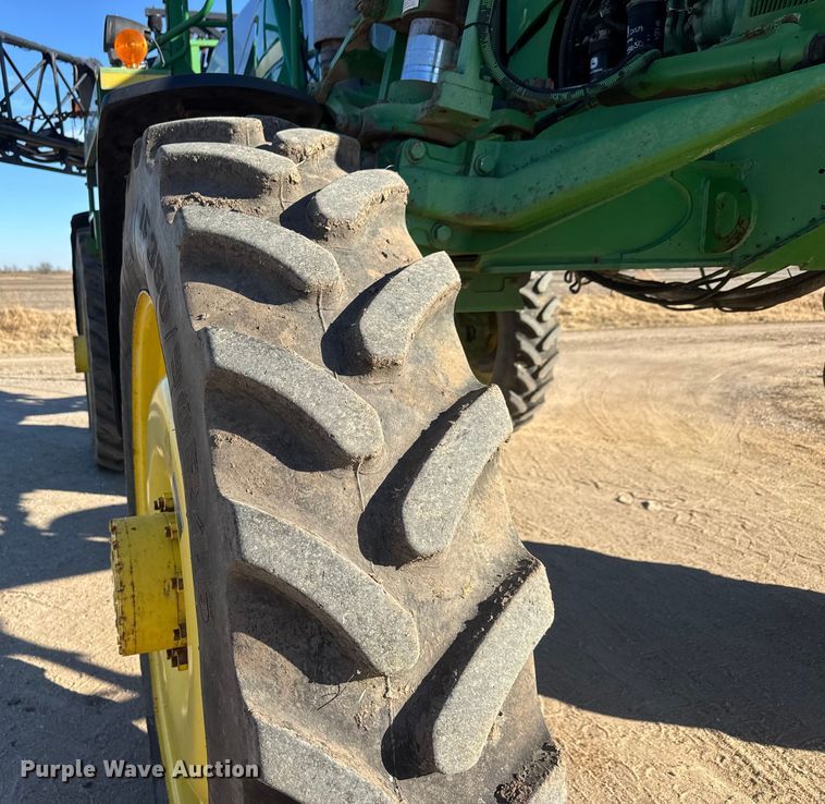 image for item ET4381 2009 John Deere 4730 sprayer
