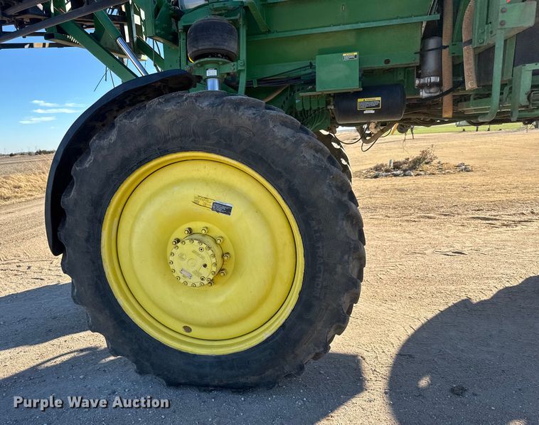 image for item ET4381 2009 John Deere 4730 sprayer