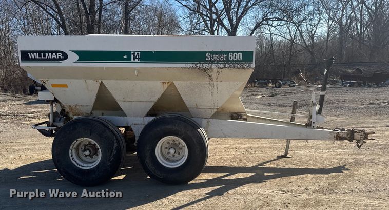 image for item ET4411 Willmar Super 600 spreader