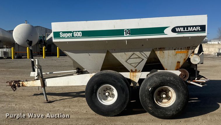 image for item ET4411 Willmar Super 600 spreader