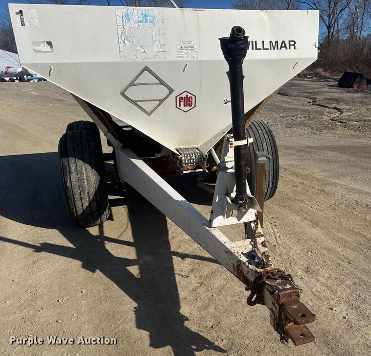 image for item ET4411 Willmar Super 600 spreader