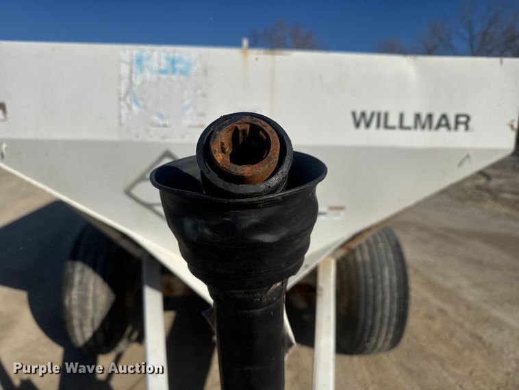 image for item ET4411 Willmar Super 600 spreader
