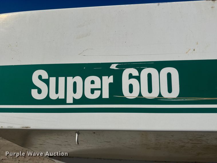 image for item ET4411 Willmar Super 600 spreader