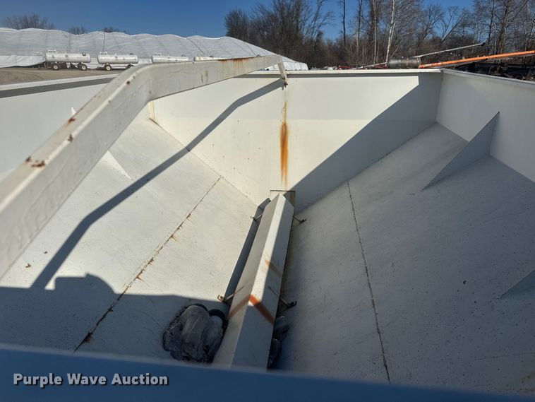 image for item ET4411 Willmar Super 600 spreader