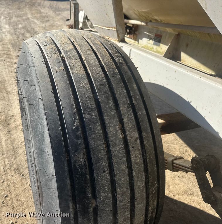 image for item ET4411 Willmar Super 600 spreader