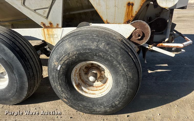 image for item ET4411 Willmar Super 600 spreader