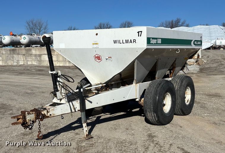 image for item ET4414 Willmar Super 600 spreader