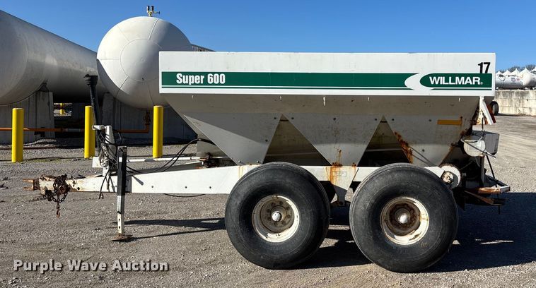 image for item ET4414 Willmar Super 600 spreader