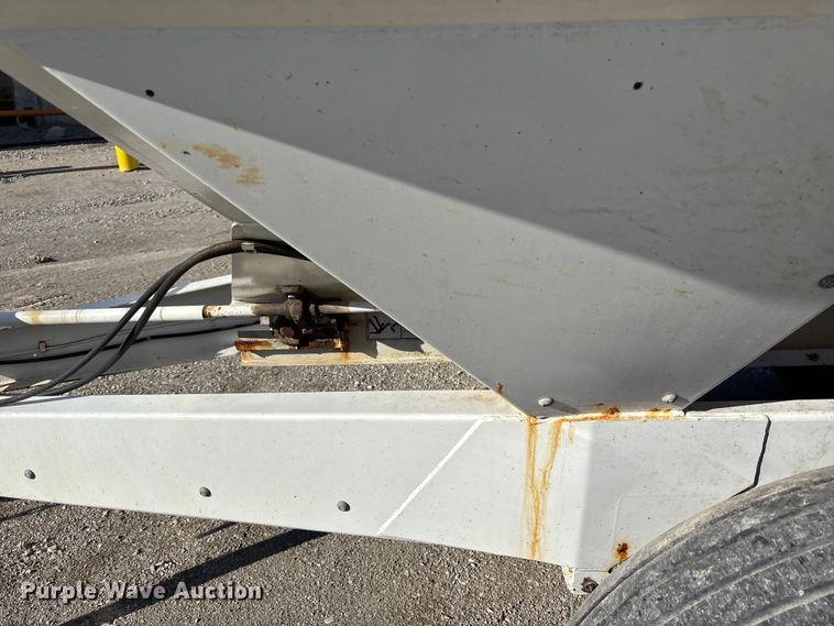 image for item ET4414 Willmar Super 600 spreader