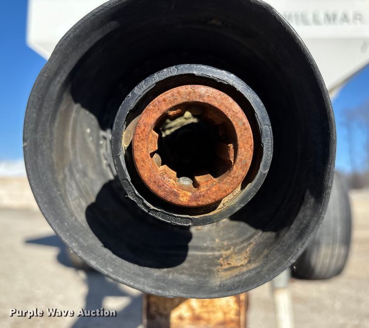 image for item ET4414 Willmar Super 600 spreader