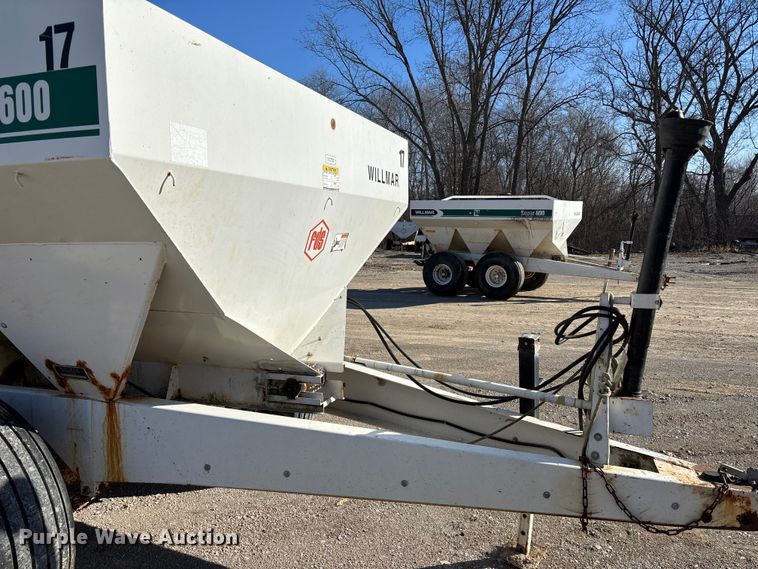image for item ET4414 Willmar Super 600 spreader