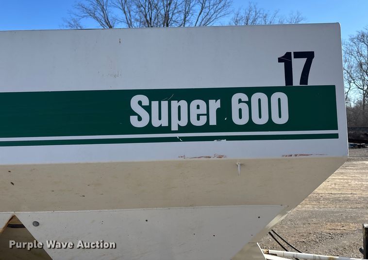 image for item ET4414 Willmar Super 600 spreader