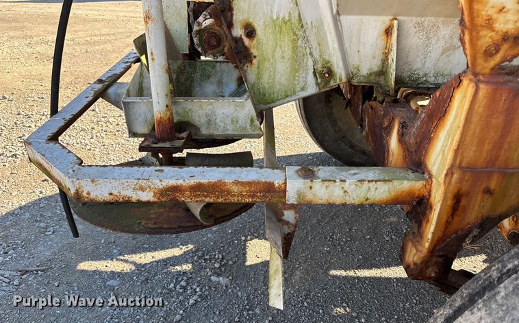 image for item ET4414 Willmar Super 600 spreader