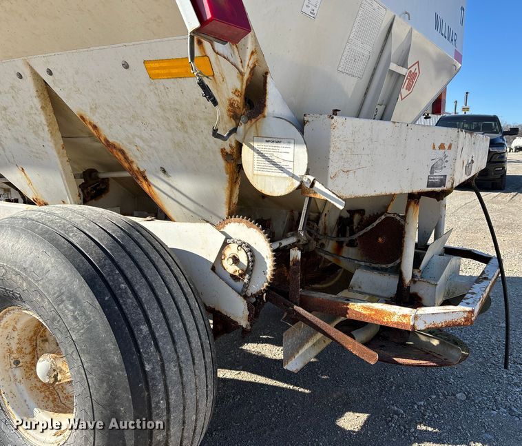 image for item ET4414 Willmar Super 600 spreader