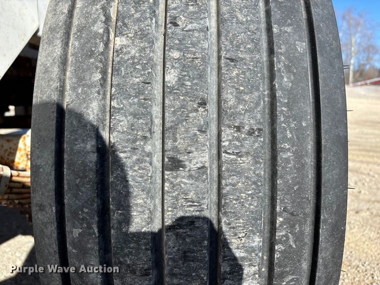 image for item ET4414 Willmar Super 600 spreader