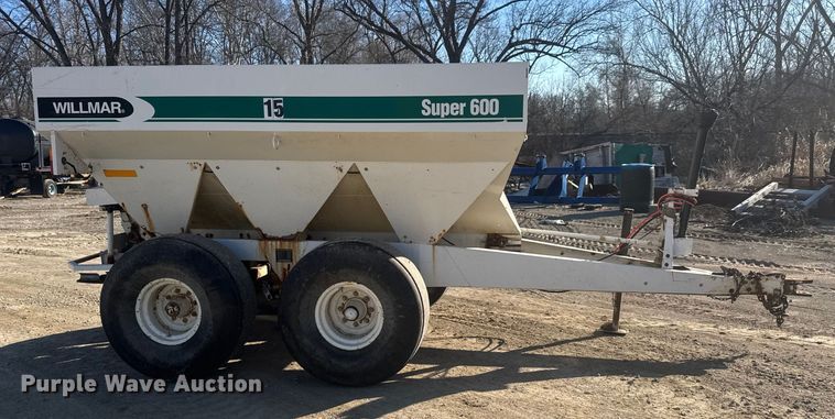 image for item ET4415 Willmar Super 600 spreader