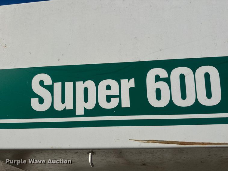 image for item ET4415 Willmar Super 600 spreader