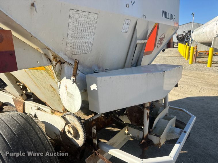 image for item ET4415 Willmar Super 600 spreader