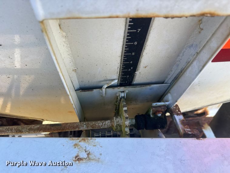 image for item ET4415 Willmar Super 600 spreader