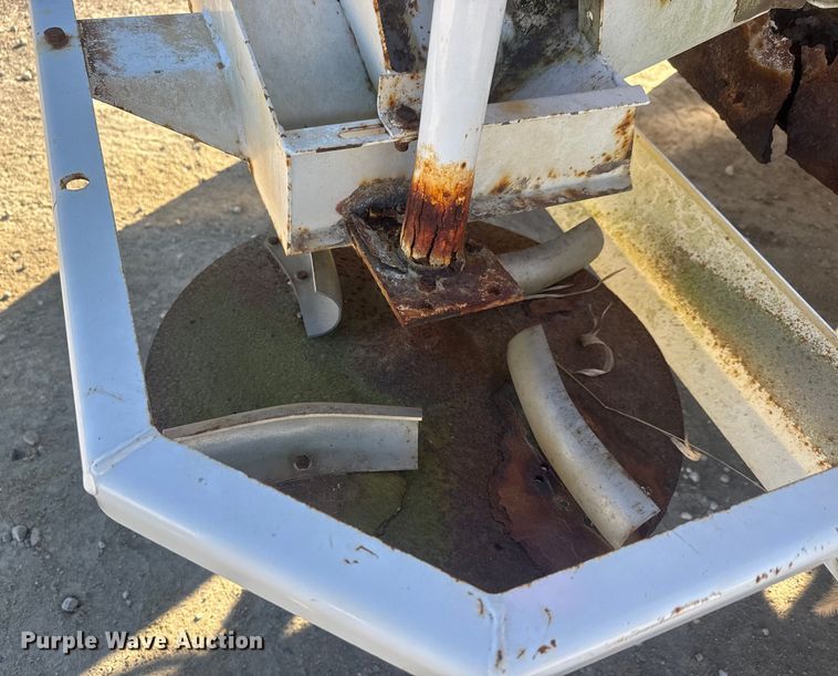 image for item ET4415 Willmar Super 600 spreader