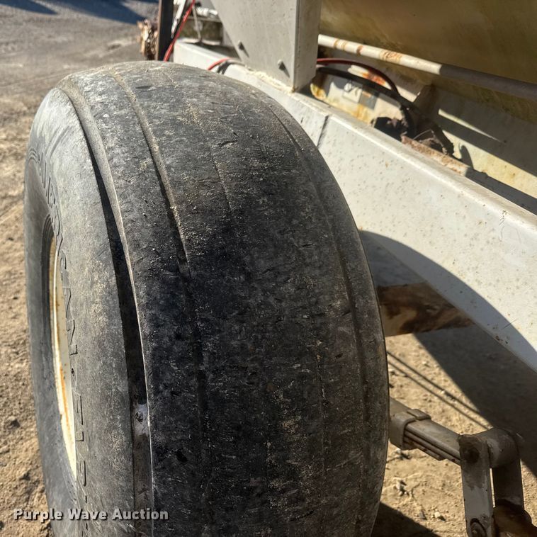 image for item ET4415 Willmar Super 600 spreader