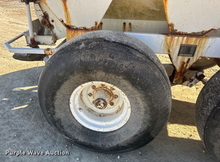 image for item ET4415 Willmar Super 600 spreader