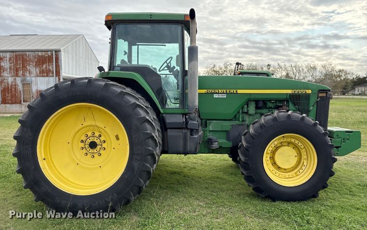 image for item EU7161 1995 John Deere 8200 MFWD tractor