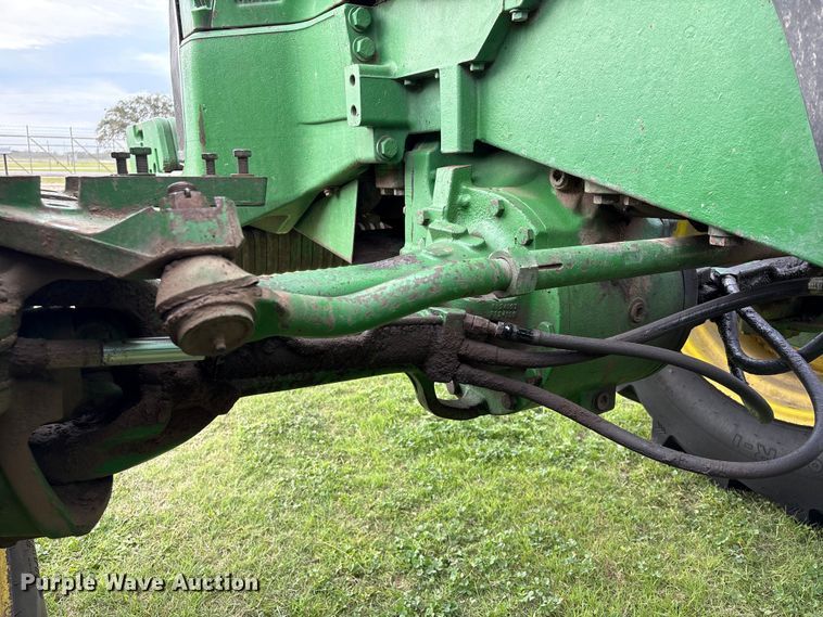 image for item EU7161 1995 John Deere 8200 MFWD tractor