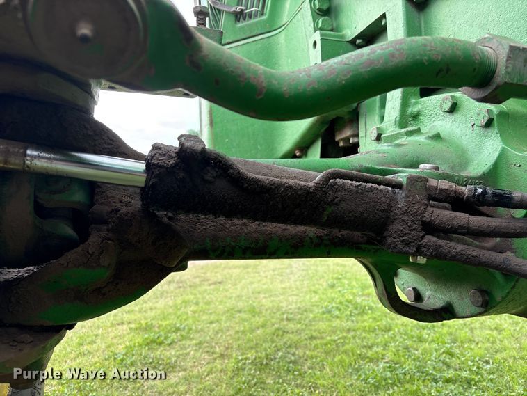 image for item EU7161 1995 John Deere 8200 MFWD tractor