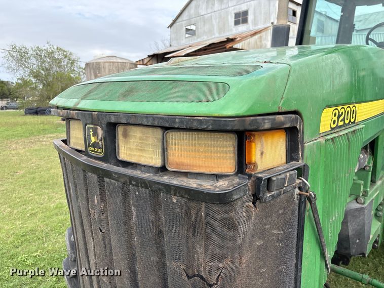 image for item EU7161 1995 John Deere 8200 MFWD tractor