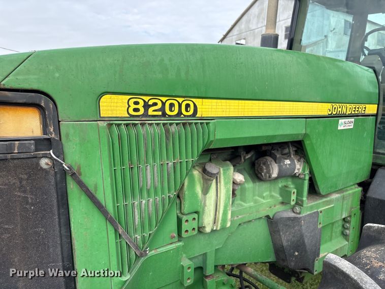 image for item EU7161 1995 John Deere 8200 MFWD tractor