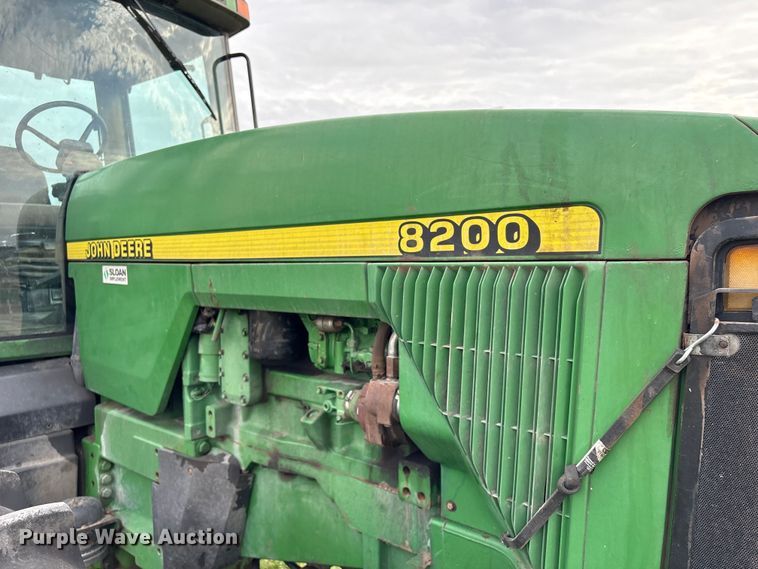 image for item EU7161 1995 John Deere 8200 MFWD tractor