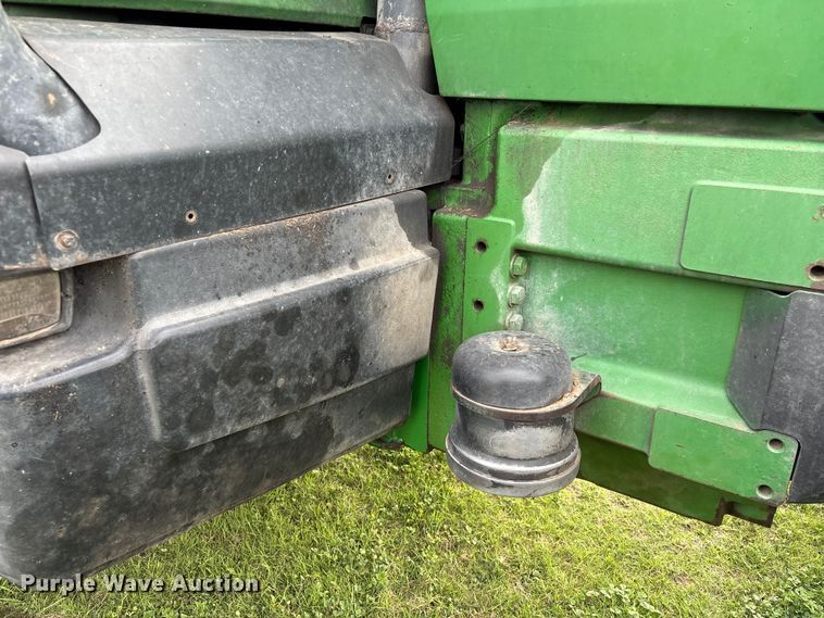 image for item EU7161 1995 John Deere 8200 MFWD tractor