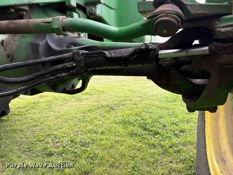 image for item EU7161 1995 John Deere 8200 MFWD tractor